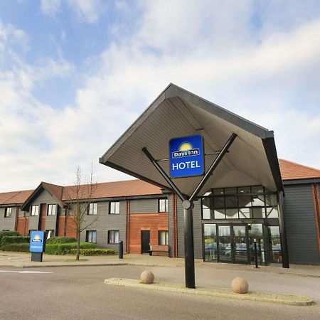 Days Inn Stevenage North Baldock Exterior foto
