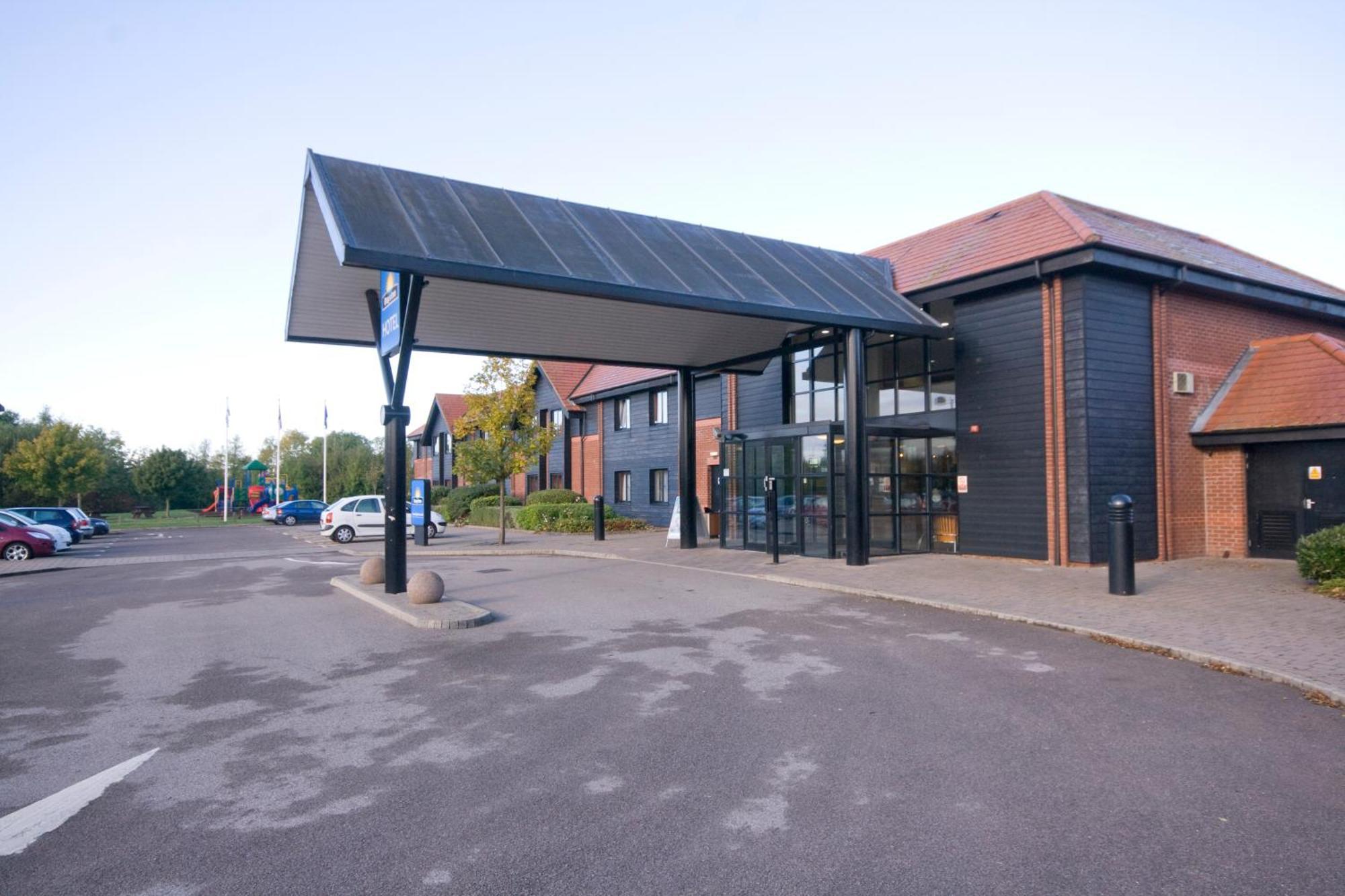 Days Inn Stevenage North Baldock Exterior foto